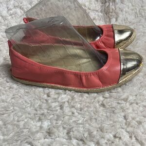 Nine West leather Coral and gold cap round toe slip on flats espadrilles SZ8.5 M